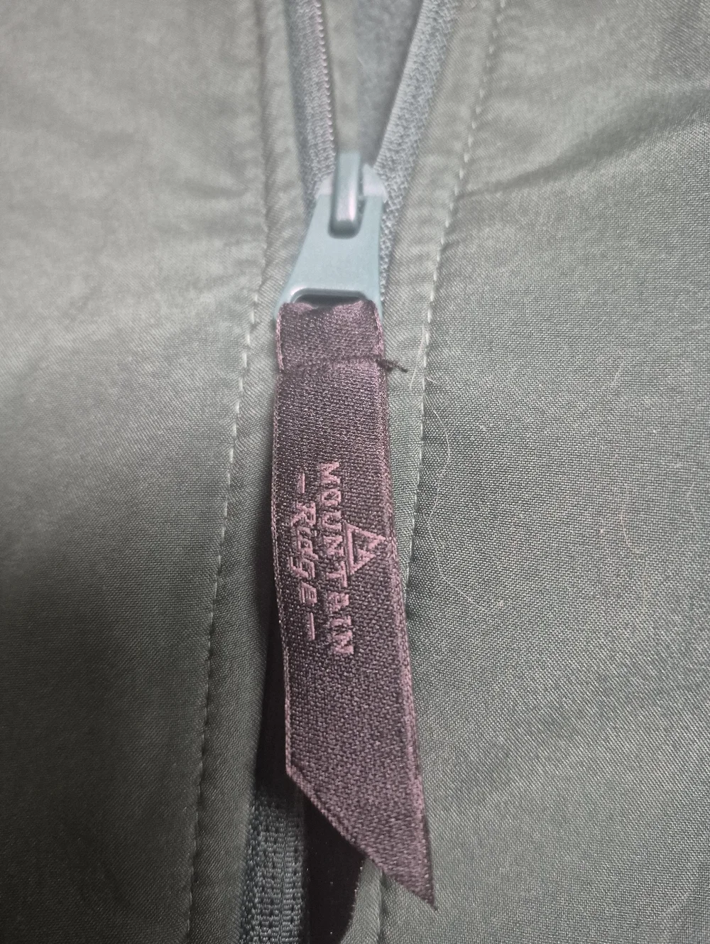 Mountain Ridge Utility Jacket Size L - Picture 5 of 9